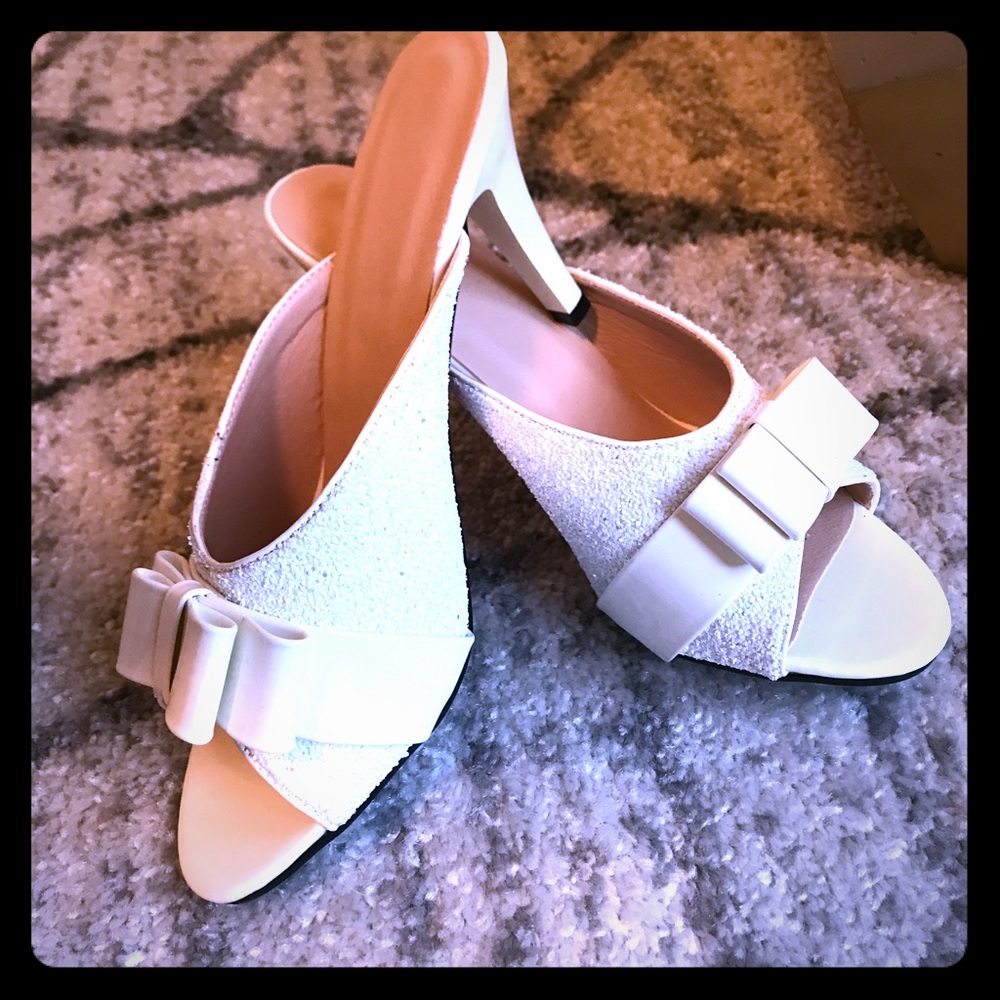 Vintage inspired mules/kitten heels